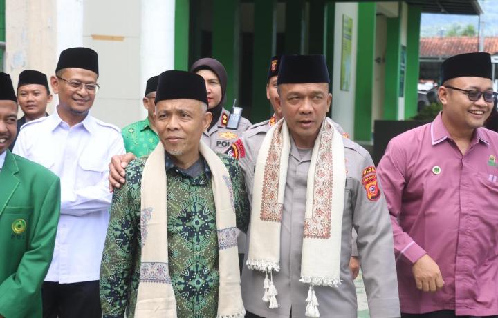 Kapolda Jabar Rudi Setiawan kunjungi Ponpes Darul Ulum Majalengka