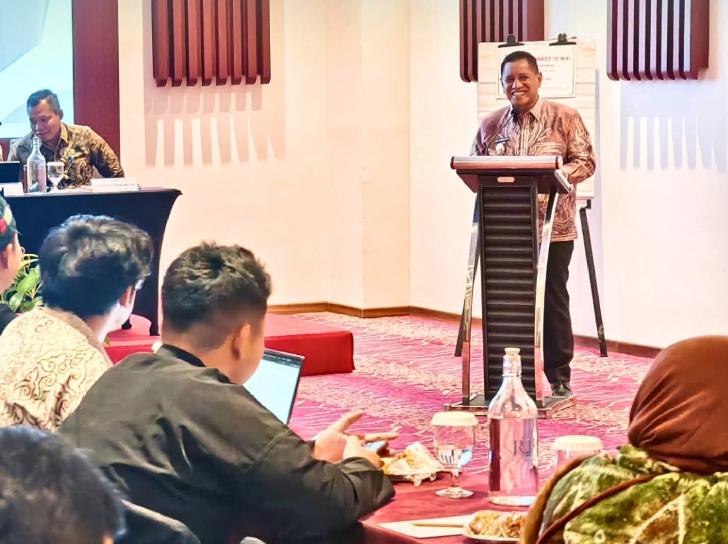 Wakil Bupati Tanah Laut saat mengikuti benchmarking TPID di Kabupaten Bandung