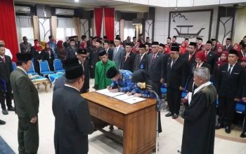 Wali Kota Banjarmasin Lantik ASN dan Pejabat, Tekankan Integritas serta Inovasi Pelayanan