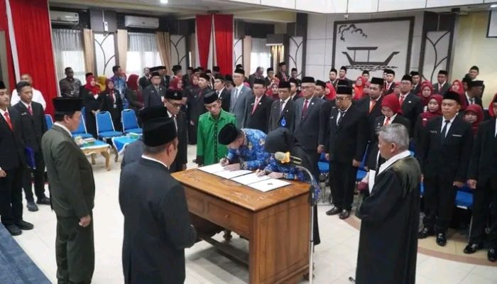 Wali Kota Banjarmasin Lantik ASN dan Pejabat, Tekankan Integritas serta Inovasi Pelayanan