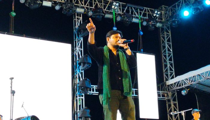Band Lyric Meriahkan Pesta Pantai Pagatan, Siapkan Single Baru
