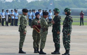 Upacara pembukaan latihan dasar militer Komcad 2026 dengan penyematan tanda kepada peserta ASN di Halim Perdanakusuma Jakarta