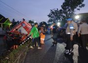 Mobil Damkar Bantul Terperosok ke Sawah Saat Menuju Lokasi Kebakaran