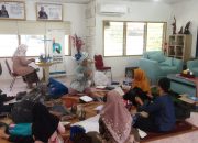 Pelaku UMKM mengikuti pelatihan di Rumah BUMN Pertamina untuk meningkatkan keterampilan dan pengembangan usaha.
