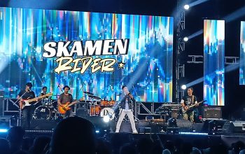 skamen rider tampil di panggung mappanre ri tasie pagatan tanah bumbu konser musik ska