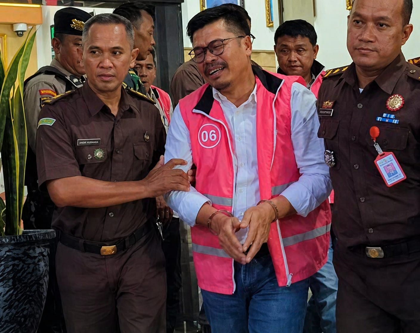 Ketua DPRD Magetan Suratno ditahan Kejari terkait kasus korupsi dana pokir.