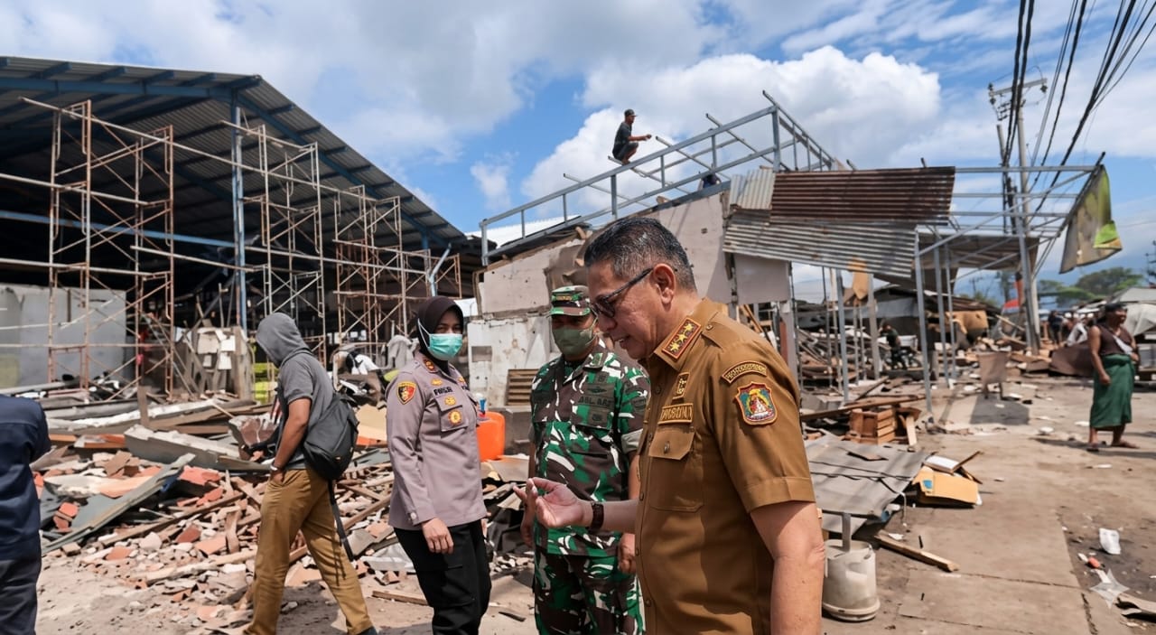 wahyu hidayat walikota malang tinjau pembongkaran pasar induk gadang 2026