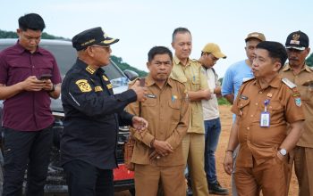 bupati kotabaru muhammad rusli tinjau lahan kota mandiri pulau laut kepulauan