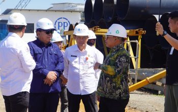 kunjungan bupati kotabaru ke lokasi pembangunan jembatan pulau laut proyek nasional kalsel