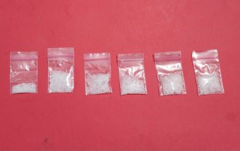 enam paket sabu sebagai barang bukti penangkapan kasus narkotika di tabalong