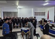 bupati tanah laut melantik pejabat dan pns formasi 2024 di gedung sarantang saruntung pelaihari