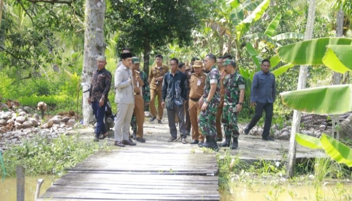Ketua DPRD Tanah Bumbu Hadiri Ground Breaking Jembatan Garuda di Kusan Hilir