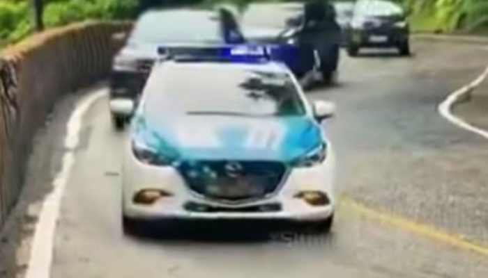 Viral Mobil Berhenti untuk Foto di Tikungan Sitinjau Lauik, Tuai Sorotan