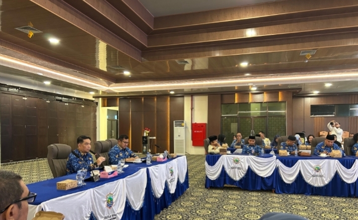 Rapat persiapan Hari Jadi ke-76 Kabupaten Kotabaru di Aula Bamega Kantor Bupati