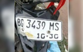 Sepeda motor korban kecelakaan tertabrak truk di Palembang Sumatera Selatan