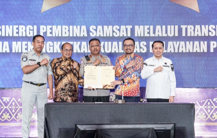 Penandatanganan kerja sama Pertamina Patra Niaga dengan Korlantas Polri dan BPH Migas untuk distribusi BBM subsidi tepat sasaran
