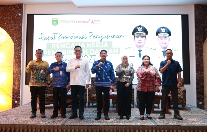 Bupati Andi Rudi Latif membuka rapat koordinasi RKPD 2027 Tanah Bumbu bersama pejabat daerah
