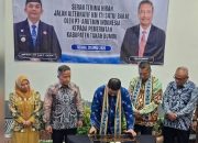 penandatanganan hibah jalan alternatif km 171 satui barat tanah bumbu arutmin