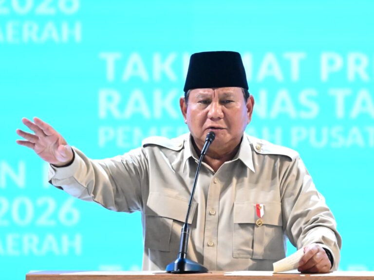 prabowo subianto tanggapi isu indonesia gelap dalam pidato resmi
