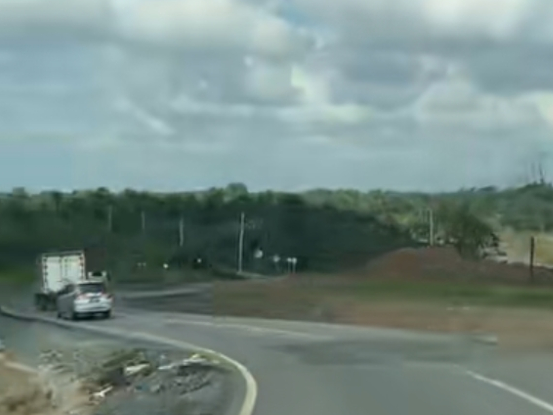 jalan alternatif km 171 satui barat tanah bumbu pengganti akses nasional