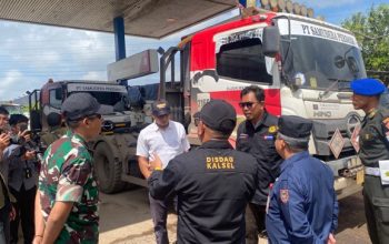 Tim Satgas BBM Kalsel memantau penyaluran biosolar subsidi di SPBU bersama TNI dan instansi terkait usai demo sopir truk.