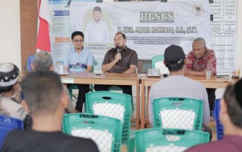 Alpiya Rakhman berdialog dengan warga Tanah Bumbu dalam kegiatan reses.