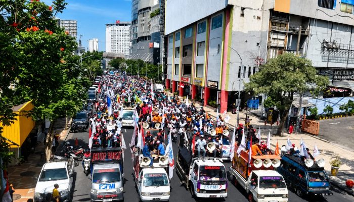 Ribuan Buruh Padati Surabaya di May Day 2026, Suarakan 21 Tuntutan Strategis