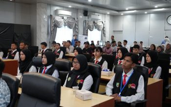 Peserta program kerja ke Jepang mengikuti pembekalan dan pelepasan yang dilaksanakan DKUKMTK Kabupaten Balangan di Paringin Selatan.