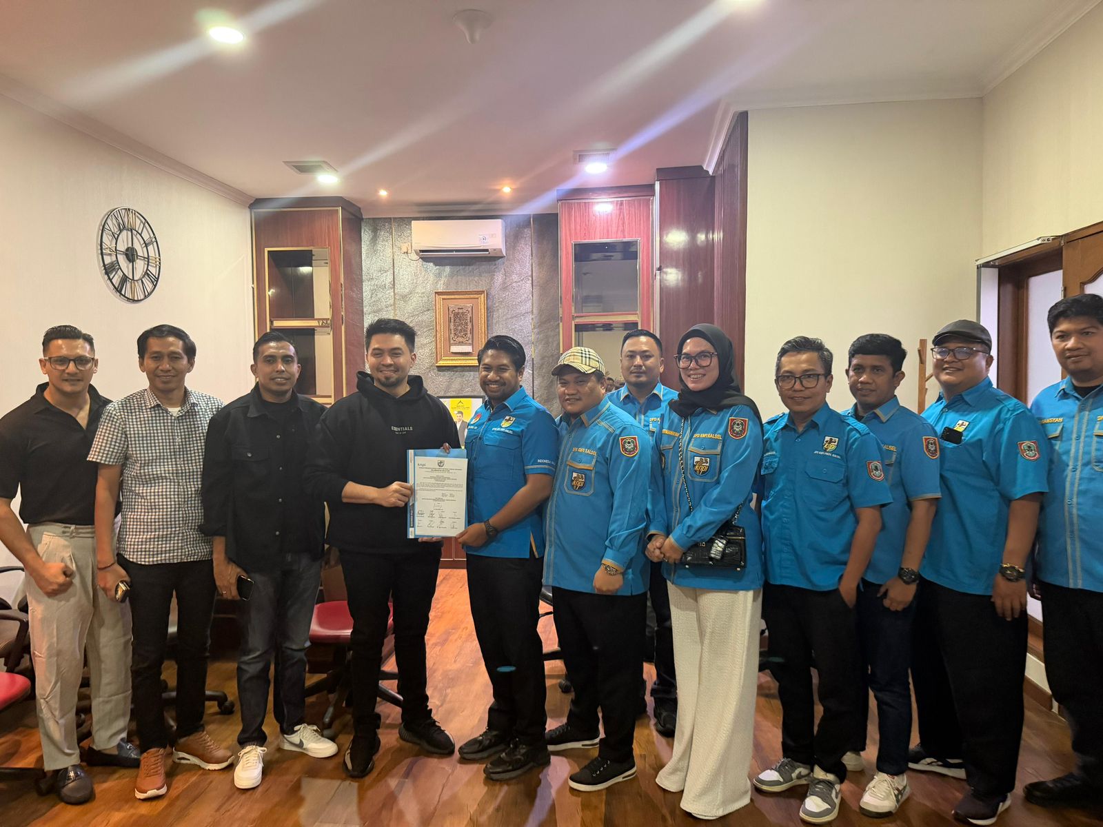 Pengurus KNPI Kalsel berfoto bersama usai penetapan Ketua KNPI Kalimantan Selatan Andi Rustianto melalui pleno DPP