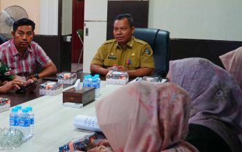 Pejabat Pemkab Tanah Laut mengikuti rakor pengendalian inflasi dan sosialisasi program nasional di ruang rapat Pelaihari.