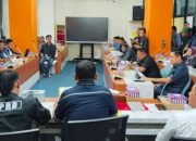 Rapat DPRD Kotabaru bersama Pertamina dan operator speedboat membahas persoalan antrean BBM di Kotabaru.