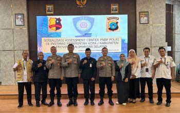 Personel Biro SDM Polda Kalsel dan ASN Pemkab Tabalong berfoto bersama usai kegiatan sosialisasi Assessment Center Polri 2026 di Tabalong.