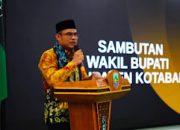 Wakil Bupati Kotabaru Syairi Mukhlis memberikan sambutan pada pelantikan pengurus HMI Cabang Persiapan Kotabaru–Tanah Bumbu di Kotabaru.