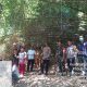 Petugas kepolisian melakukan olah tempat kejadian perkara di lokasi penemuan dua kerangka manusia di Pajangan, Bantul.