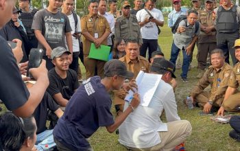 Gubernur Kalteng Temui Pendemo, Suasana Akrab Warnai Aksi Aliansi Anak Buruh