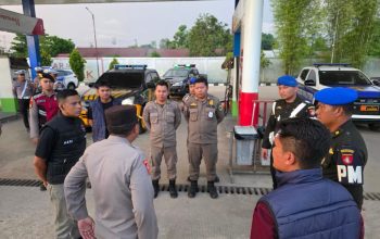 Aparat gabungan memantau penyaluran solar subsidi di SPBU Kabupaten Tabalong untuk mencegah penyalahgunaan BBM bersubsidi.
