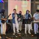 Pelajar Surabaya dan Sidoarjo tampil memainkan musik dalam acara Ekspresiku di One Deck Gastropub Surabaya.