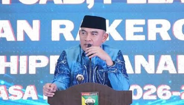 Bupati Tanah Laut Kawal Distribusi Solar Subsidi untuk Nelayan Kuala Tambangan