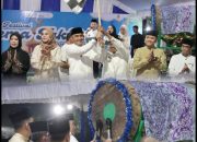 Sekretariat DPRD Tanah Laut Meriahkan Malam Takbiran dengan Mobil Hias Bertema Persaudaraan