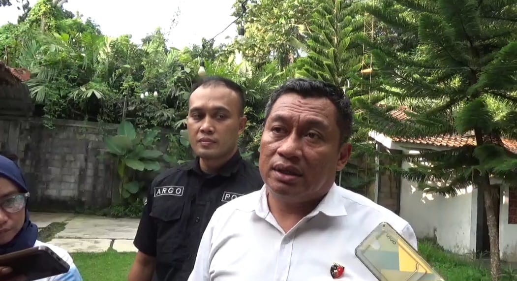Kasat Reskrim Polresta Sleman AKP Mateus Wiwit Kustiyadi memberi keterangan soal rencana pemulangan 11 bayi yang ditemukan di Pakem, Sleman.