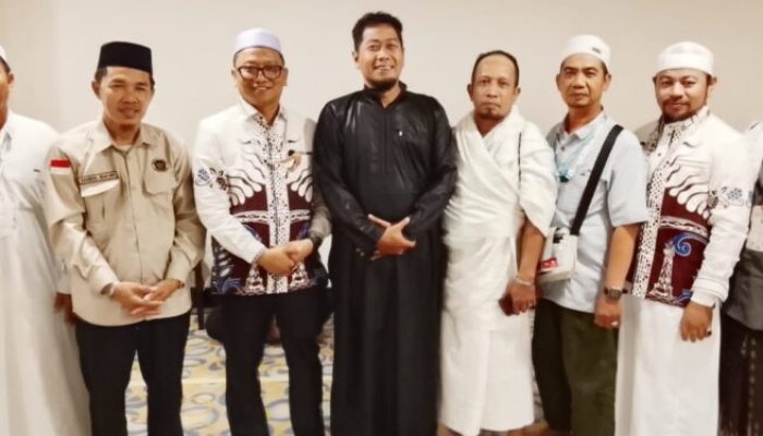 Bupati Tabalong Kunjungi Jamaah Haji di Aziziyah, Bawa Nasi Kuning Khas Banua