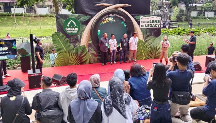 200 Fotografer Buru Momen Satwa Liar di Taman Bendera Pusaka Jaksel