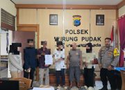 Kapolsek Murung Pudak memediasi korban dan pelaku pencurian pisang yang tinggalkan motor di kebun.