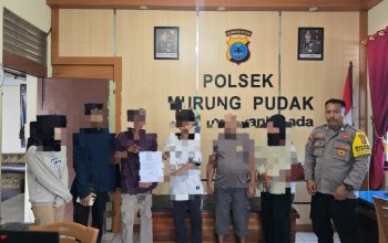 Kapolsek Murung Pudak memediasi korban dan pelaku pencurian pisang yang tinggalkan motor di kebun.