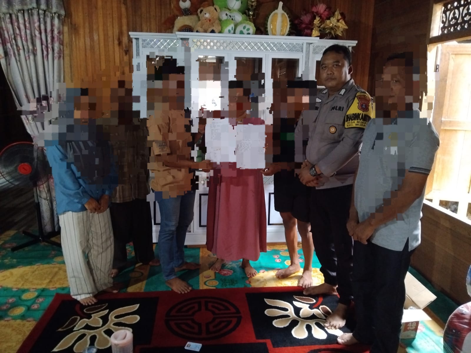 Polisi memediasi korban dan pelaku pencurian dalam keluarga di Desa Santuun