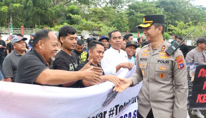 Sopir Truk Tabalong Demo Tuntut Solar Subsidi