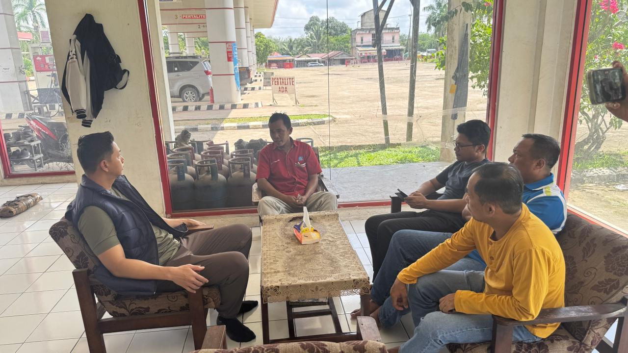 Kapolres Tabalong berdialog dengan pengelola SPBU