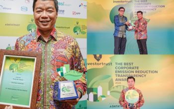 Perwakilan Pertamina Patra Niaga menunjukkan penghargaan transparansi emisi 2026 dalam ajang corporate emission reduction awards