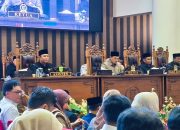 Suasana rapat paripurna DPRD Tanah Bumbu saat pembahasan dan pengambilan keputusan pencabutan Perda Batulicin Lama di ruang sidang utama.