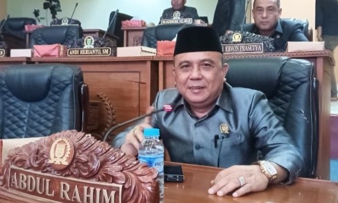 Ketua BK DPRD Tanah Bumbu Abdul Rahim saat berada di ruang rapat DPRD Tanah Bumbu di Batulicin.
